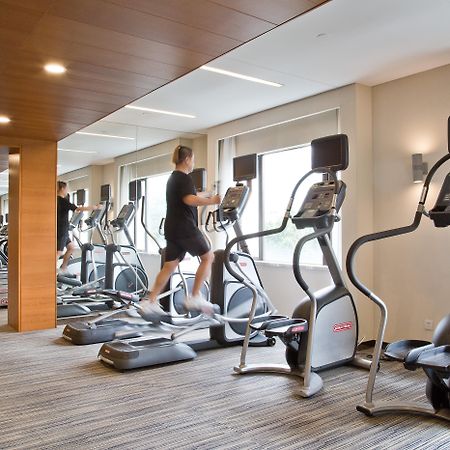 China Hotel Guangzhou - Subway Direct To Pazhou Exhibition Center, Free Shuttle During Canton Fair & Exhibitor Registration Counter Екстер'єр фото A gym at a hotel
