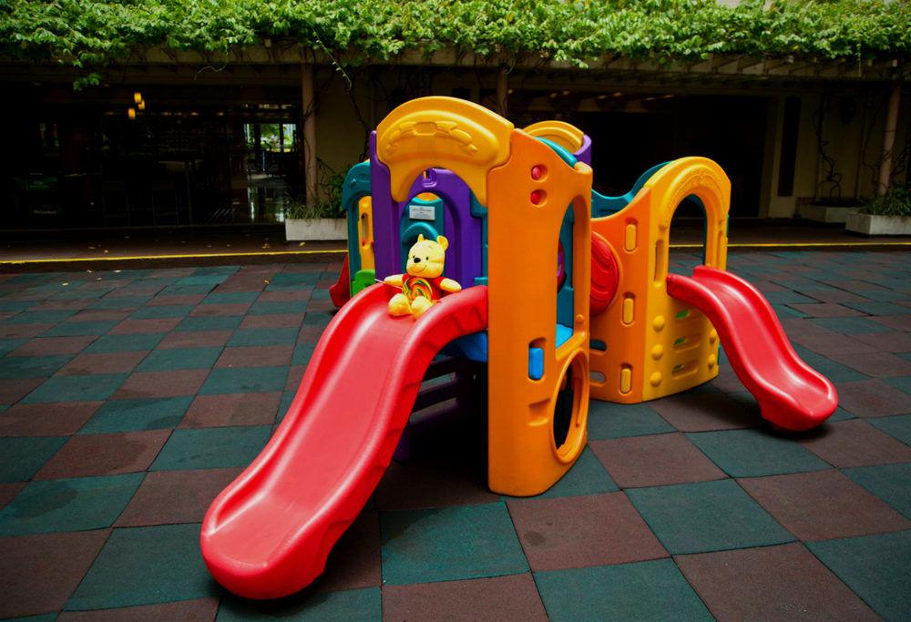 China Hotel Guangzhou - Subway Direct To Pazhou Exhibition Center, Free Shuttle During Canton Fair & Exhibitor Registration Counter Екстер'єр фото A playground slide