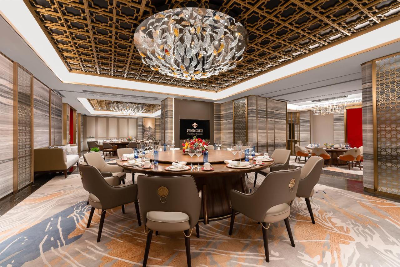 China Hotel Guangzhou - Subway Direct To Pazhou Exhibition Center, Free Shuttle During Canton Fair & Exhibitor Registration Counter Екстер'єр фото The interior of the restaurant