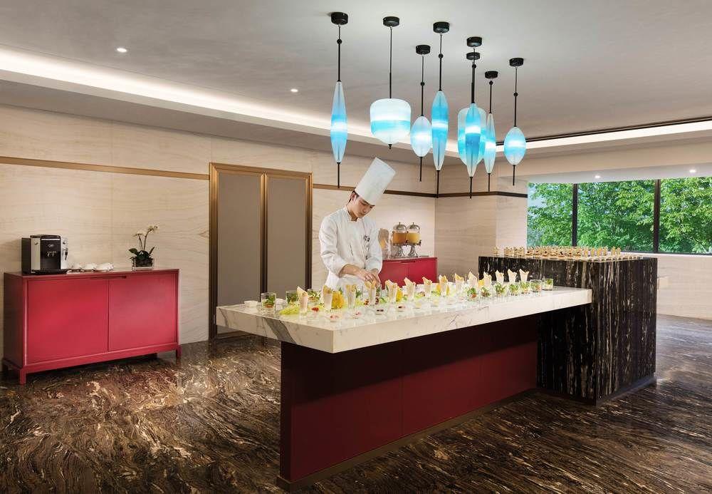 China Hotel Guangzhou - Subway Direct To Pazhou Exhibition Center, Free Shuttle During Canton Fair & Exhibitor Registration Counter Екстер'єр фото The Club at Changi Airport